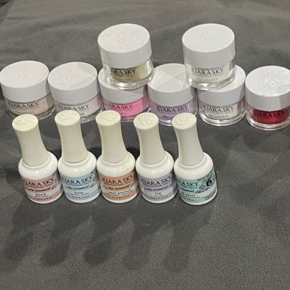 Kiara sky 8 Dip Powders including Clear & Natural & Liquid Essentials kit
